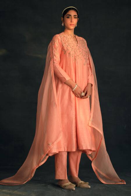 Shop Shikha Mehta Peach Chanderi, Silk Organza Notched Kurta Set at Aza Fashions Shop_Shikha Mehta_Peach Chanderi, Silk Organza Notched Kurta Set_at_Aza_Fashions