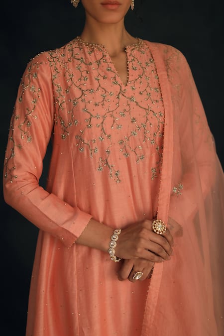 Shikha Mehta Peach Chanderi, Silk Organza Notched Kurta Set Online at Aza Fashions Shikha Mehta_Peach Chanderi, Silk Organza Notched Kurta Set_Online_at_Aza_Fashions