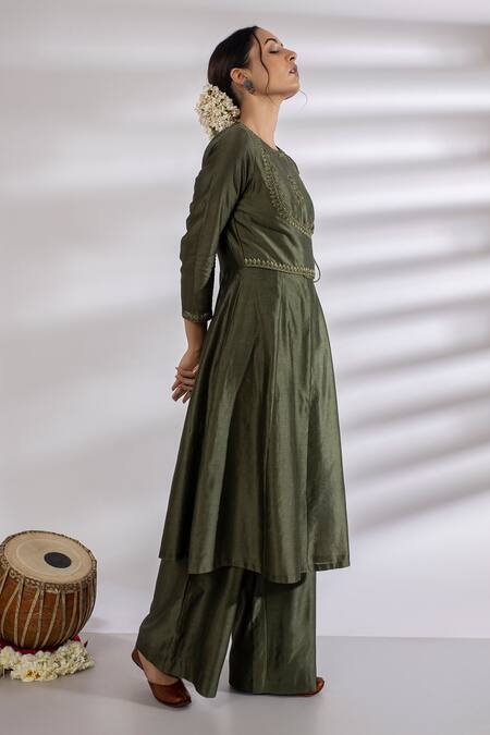 Rashi Jain Green Chanderi Round Embroidered Anarkali And Pant Set Online at Aza Fashions Rashi Jain_Green Chanderi Round Embroidered Anarkali And Pant Set _Online_at_Aza_Fashions