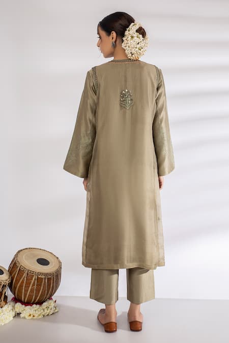 Shop Rashi Jain Green Chanderi Round Embroidered Jacket And Pant Set at Aza Fashions Shop_Rashi Jain_Green Chanderi Round Embroidered Jacket And Pant Set _at_Aza_Fashions