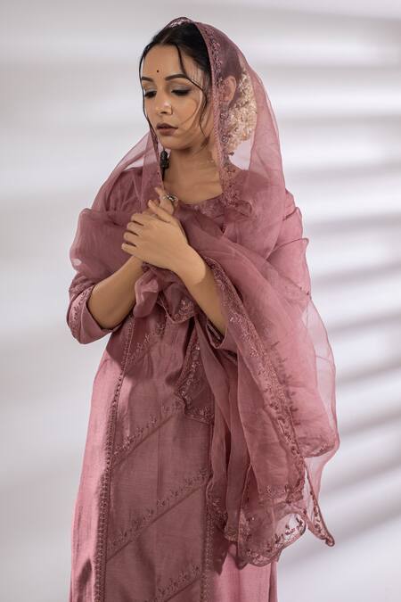 Rashi Jain_Pink Chanderi Round Embroidered Kurta Set _Online_at_Aza_Fashions