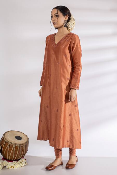 Rashi Jain_Orange Chanderi V Neck Embroidered Anarkali _Online_at_Aza_Fashions