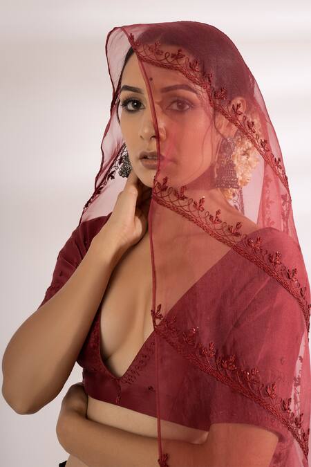 Rashi Jain_Red Chanderi V Neck Embroidered Lehenga Set _Online_at_Aza_Fashions