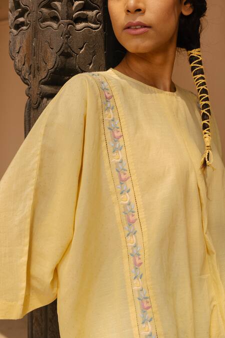 Shop Ayaka Yellow 100% Organic Cotton Dobby Made With Bamboo Fibres Floral Panelled Top Online at Aza Fashions Shop_Ayaka_Yellow 100% Organic Cotton Dobby Made With Bamboo Fibres Floral Panelled Top _Online_at_Aza_Fashions
