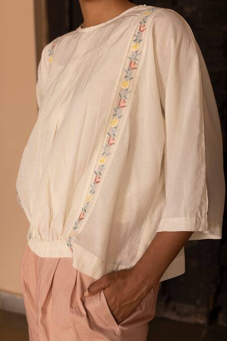 Ayaka White 100% Organic Cotton Dobby Made With Bamboo Fibres Floral Round Neck Top at Aza Fashions Ayaka_White 100% Organic Cotton Dobby Made With Bamboo Fibres Floral Round Neck Top _at_Aza_Fashions