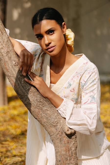 Shop_Ayaka_White Floral V Neck Gathered Tunic _Online_at_Aza_Fashions