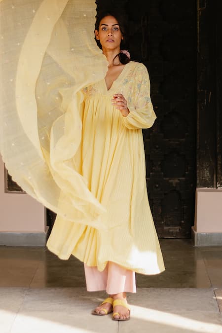 Buy Ayaka Yellow 100% Chanderi, 100% Organic Dobby Made Gathered Tunic Online at Aza Fashions Buy_Ayaka_Yellow 100% Chanderi, 100% Organic Dobby Made Gathered Tunic _Online_at_Aza_Fashions