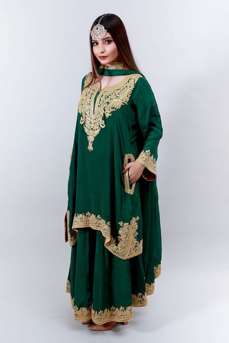Daljit Sudan Green Crepe And Taby Silk Thread Notched Embroidered Phiran Kurta Sharara Set