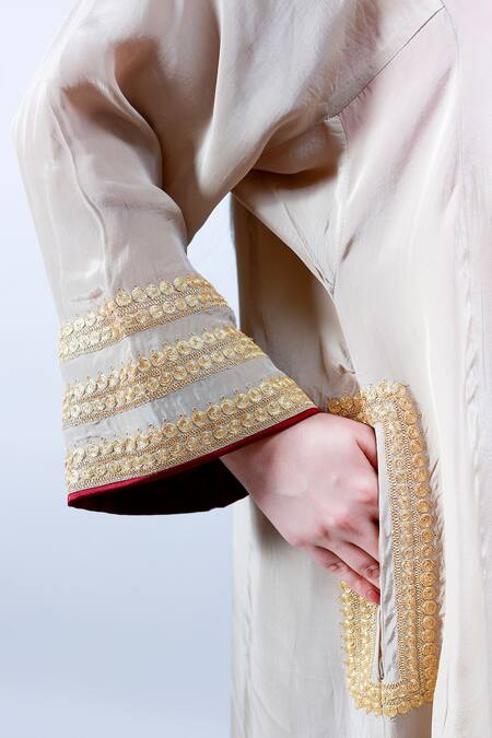 Buy_Daljit Sudan_Grey Crepe And Georgette Tilla V Neck Embroidered Phiran Kurta Pant Set _Online_at_Aza_Fashions