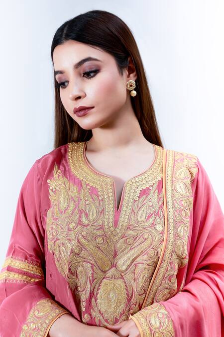 Buy Daljit Sudan Pink Crepe And Georgette Tilla Notched Embroidered Phiran Kurta Pant Set Online at Aza Fashions Buy_Daljit Sudan_Pink Crepe And Georgette Tilla Notched Embroidered Phiran Kurta Pant Set _Online_at_Aza_Fashions
