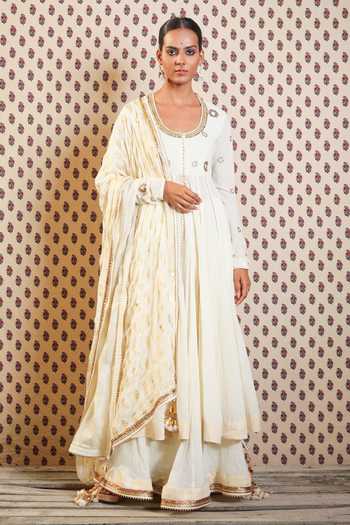 Nikasha_White Silk, Jamdani Floral Scoop Neck Handwoven Anarkali Set _Online_at_Aza_Fashions