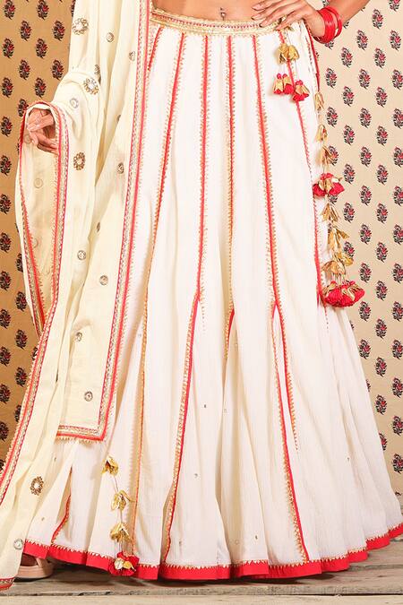 Nikasha_White Raw Silk, Cotton Jamdani Floral, Godet V Neck Embroidered Lehenga Set _at_Aza_Fashions