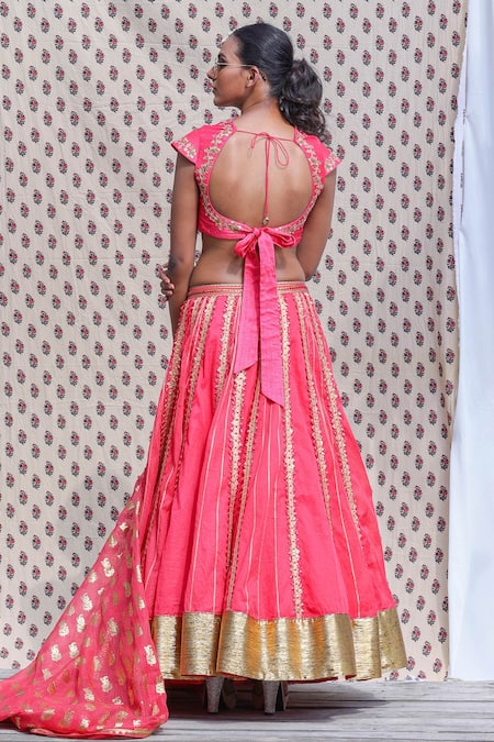 Shop Nikasha Red Cotton Silk, Organdy Floral, Dabka Sweetheart Neck Embroidered Lehenga Set at Aza Fashions Shop_Nikasha_Red Cotton Silk, Organdy Floral, Dabka Sweetheart Neck Embroidered Lehenga Set _at_Aza_Fashions