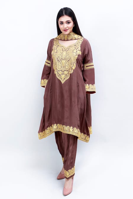 Daljit Sudan Embroidered Phiran Kurta Pant Set 