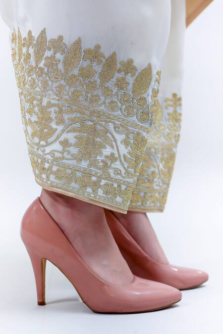 Shop Daljit Sudan White Crepe And Georgette Tilla & Aari V Neck Embroidered Phiran Kurta Pant Set Online at Aza Fashions Shop_Daljit Sudan_White Crepe And Georgette Tilla & Aari V Neck Embroidered Phiran Kurta Pant Set _Online_at_Aza_Fashions