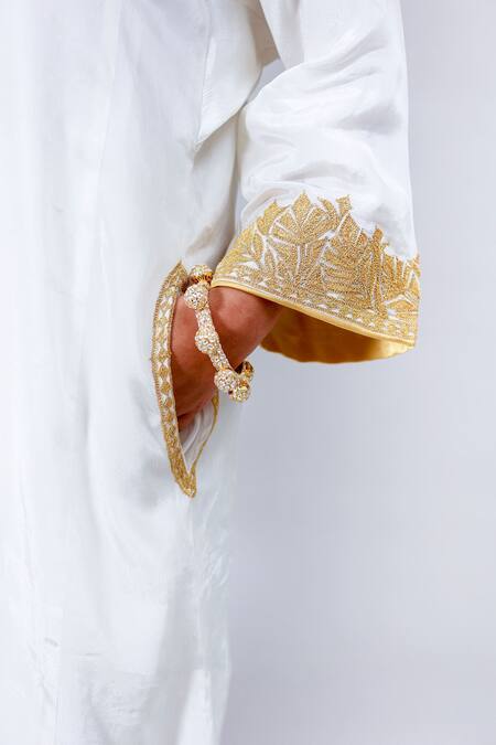 Shop Daljit Sudan White Crepe And Organza Tilla Notched Embroidered Phiran Kurta Pant Set Online at Aza Fashions Shop_Daljit Sudan_White Crepe And Organza Tilla Notched Embroidered Phiran Kurta Pant Set _Online_at_Aza_Fashions