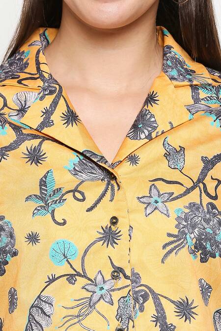 So Us By Sougatpaul_Yellow Cotton Twill Lapel Collar Printed Crop Shirt And Pant Set _at_Aza_Fashions