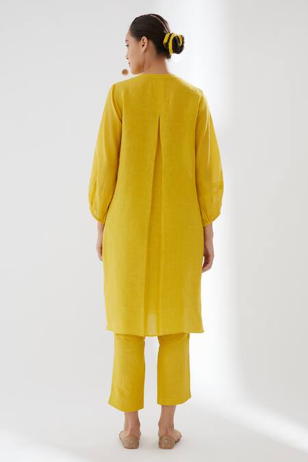 Shop Brih Yellow Linen Kurta And Pant Set at Aza Fashions Shop_Brih_Yellow Linen Kurta And Pant Set_at_Aza_Fashions