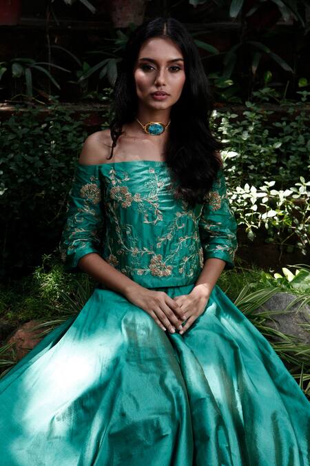 Samatvam By Anjali Bhaskar_Green Silk Bardot Embroidered Lehenga Set _Online_at_Aza_Fashions