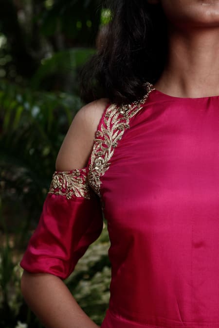 Samatvam By Anjali Bhaskar_Pink Cotton Silk Round Embroidered Kurta And Pant Set _Online_at_Aza_Fashions