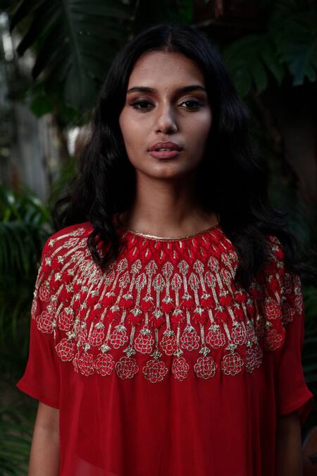 Samatvam By Anjali Bhaskar_Red Georgette, Cotton Silk Boat Embroidered Kurta And Pant Set _Online_at_Aza_Fashions