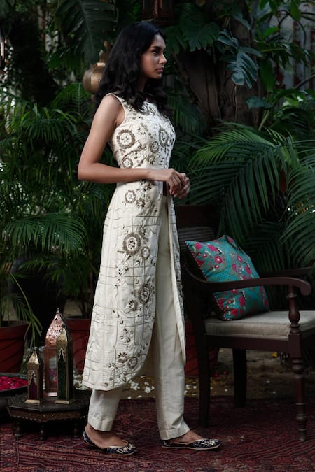 Shop_Samatvam By Anjali Bhaskar_Beige Cotton Silk Round Embroidered Kurta And Pant Set _at_Aza_Fashions