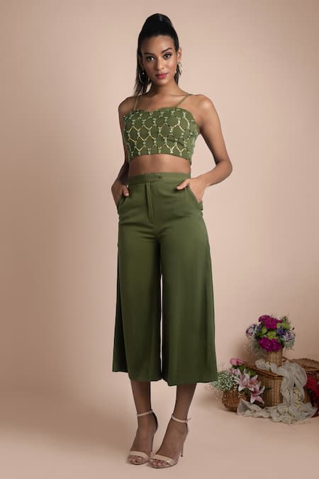 Mehak Murpana_Green Stretch Suiting Blousesweetheart Neckcapeopen Layered Cape And Pant Set_Online_at_Aza_Fashions