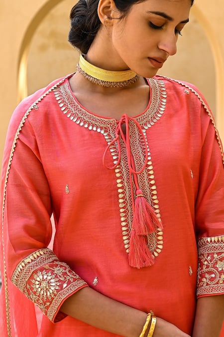 Shop_Kameez_Peach Floral Round Embroidered Kurta Palazzo Set _Online_at_Aza_Fashions