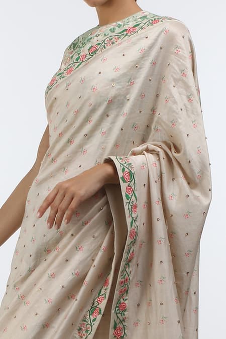 Nikasha_Grey Round Hand Painted Saree With Blouse _Online_at_Aza_Fashions