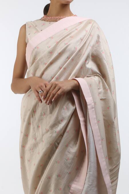 Nikasha_Grey Round Hand Painted Saree With Blouse _Online_at_Aza_Fashions
