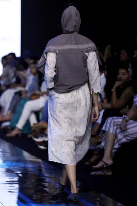 Shop JAYATI GOENKA White Cotton Round Printed Dress With Scarf at Aza Fashions Shop_JAYATI GOENKA_White Cotton Round Printed Dress With Scarf _at_Aza_Fashions