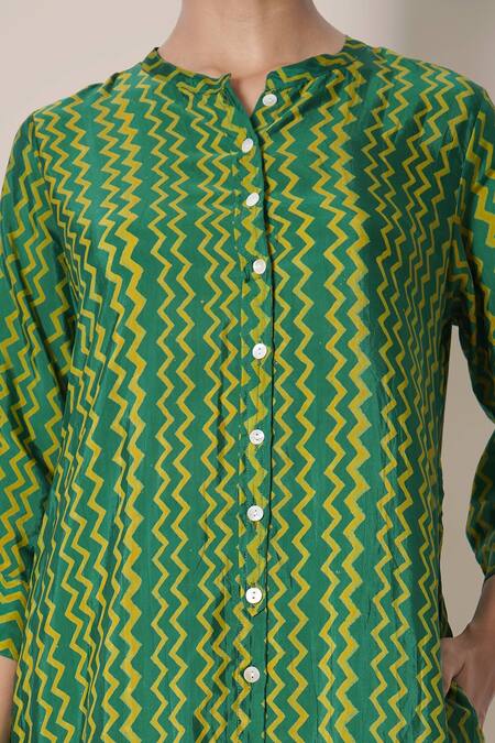 Shop_Kameez_Green Russian Silk Chevron Mandarin Collar Print Kurta And Pant Set_Online_at_Aza_Fashions