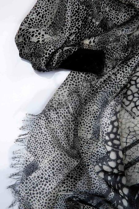 Buy Pashma Black Printed Silk Cashmere Floral Scarf Online at Aza Fashions Buy_Pashma_Black Printed Silk Cashmere Floral Scarf _Online_at_Aza_Fashions