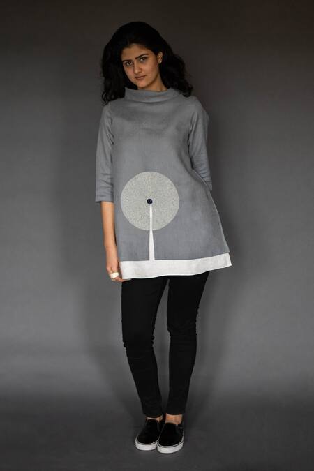 Shop Taika By Poonam Bhagat Grey Linen, Voile Turtle Neck Collar Top With Inner at Aza Fashions Shop_Taika By Poonam Bhagat_Grey Linen, Voile Turtle Neck Collar Top With Inner _at_Aza_Fashions