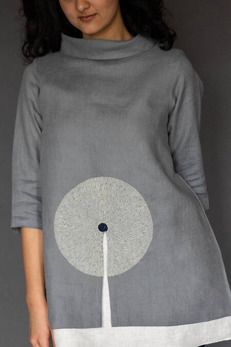 Taika By Poonam Bhagat Grey Linen, Voile Turtle Neck Collar Top With Inner Online at Aza Fashions Taika By Poonam Bhagat_Grey Linen, Voile Turtle Neck Collar Top With Inner _Online_at_Aza_Fashions