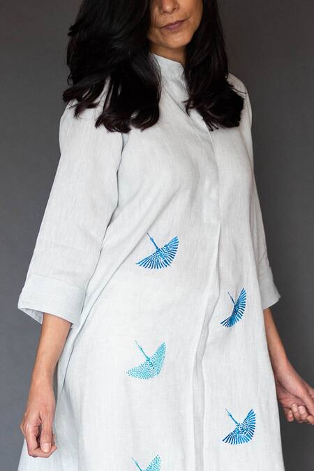 Shop Taika By Poonam Bhagat White Linen Mandarin Collar Embroidered Tunic at Aza Fashions Shop_Taika By Poonam Bhagat_White Linen Mandarin Collar Embroidered Tunic _at_Aza_Fashions