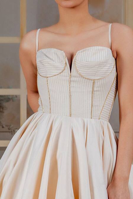 Siddartha Tytler White Taffeta Silk Sweetheart Neck Corset Gown With Skirt Online at Aza Fashions Siddartha Tytler_White Taffeta Silk Sweetheart Neck Corset Gown With Skirt_Online_at_Aza_Fashions