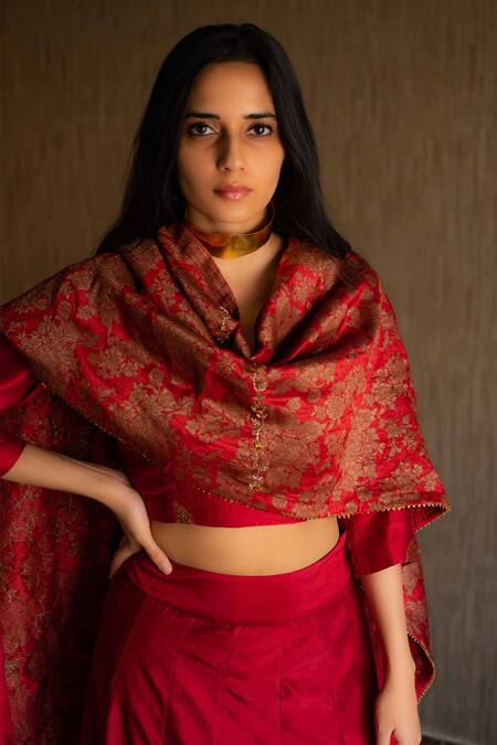 Shop Shorshe Clothing Red Banarasi Brocade Stole Online at Aza Fashions Shop_Shorshe Clothing_Red Banarasi Brocade Stole_Online_at_Aza_Fashions