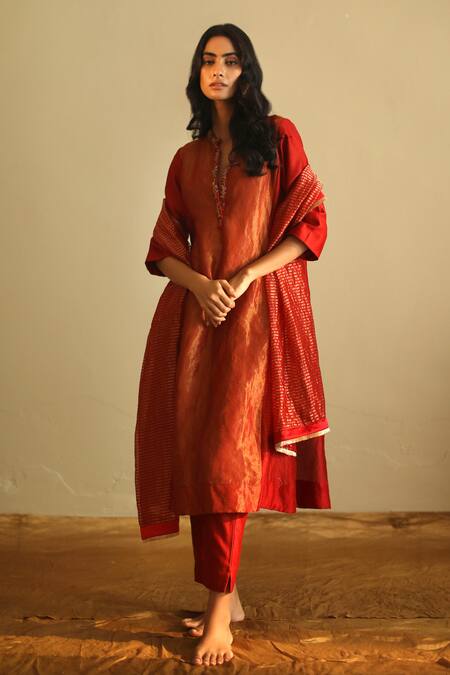 Shorshe Clothing Red Handloom Chanderi Stole Online at Aza Fashions Shorshe Clothing_Red Handloom Chanderi Stole _Online_at_Aza_Fashions