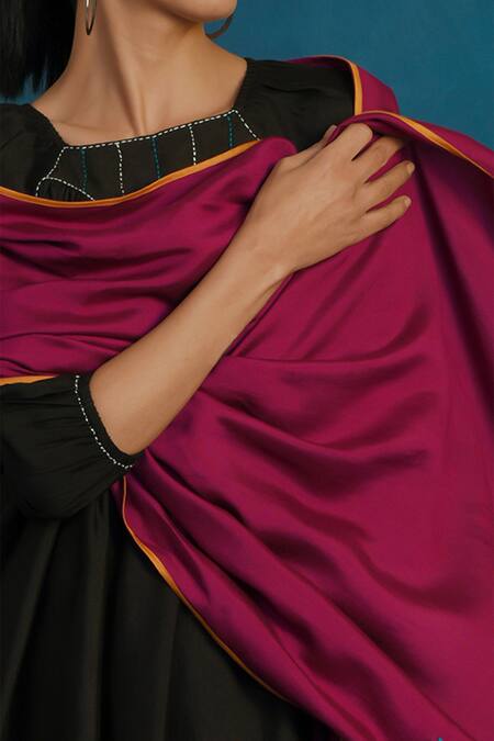 Shop Charkhee Purple Embroidered Stole at Aza Fashions Shop_Charkhee_Purple Embroidered Stole_at_Aza_Fashions