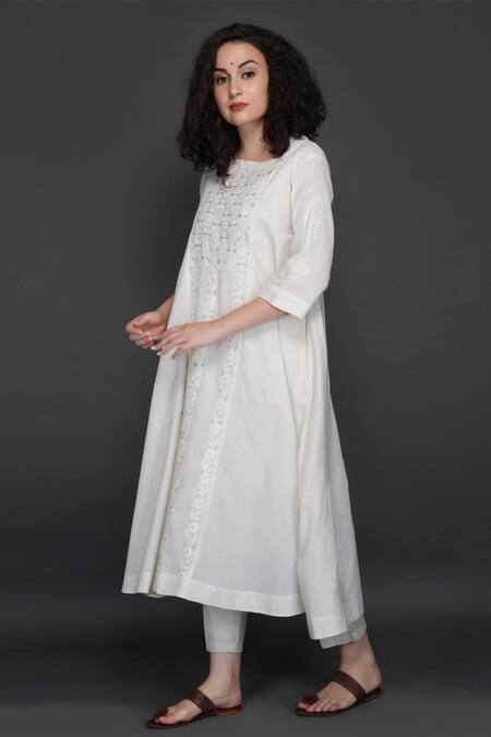 Buy_Sufia_White Cotton With Lurex Chikankari Hand Embroidered Kurta_Online_at_Aza_Fashions