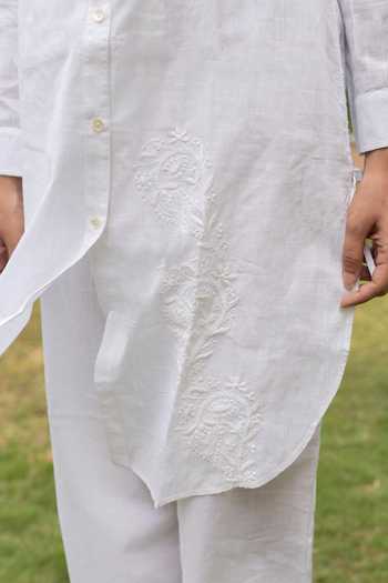 Sufia_White Zia Chikankari Shirt Kurta_at_Aza_Fashions