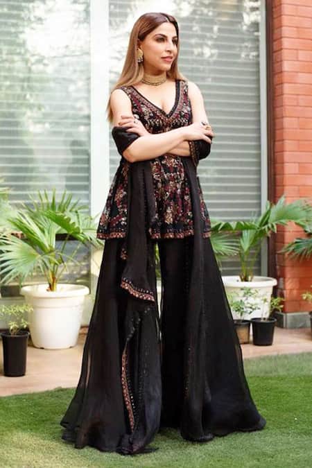 Ridhima Bhasin Embroidered Kurta Set 
