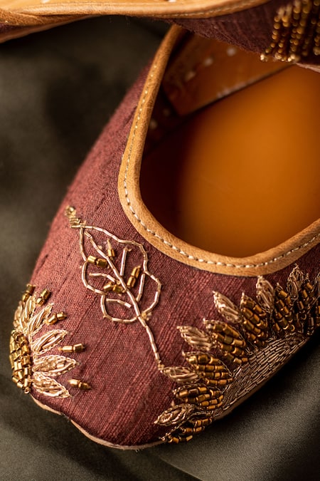 Buy_Kala_Brown Bahar Zardozi Embroidered Juttis_Online_at_Aza_Fashions