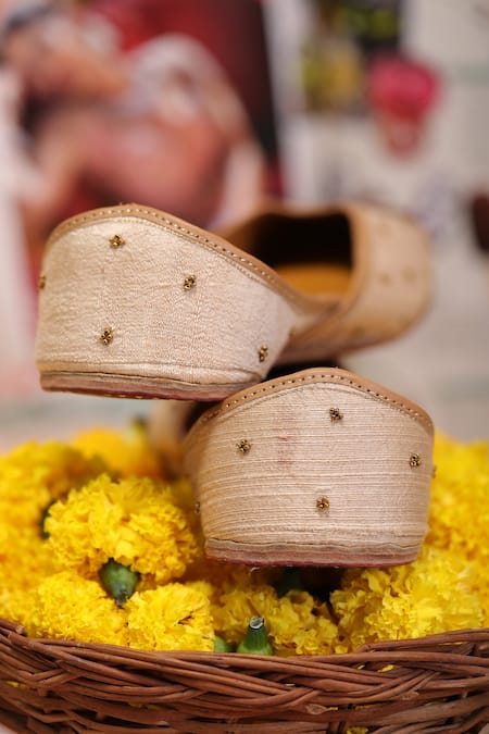 Kala_Cream Titli Resham Thread Work Juttis_Online_at_Aza_Fashions