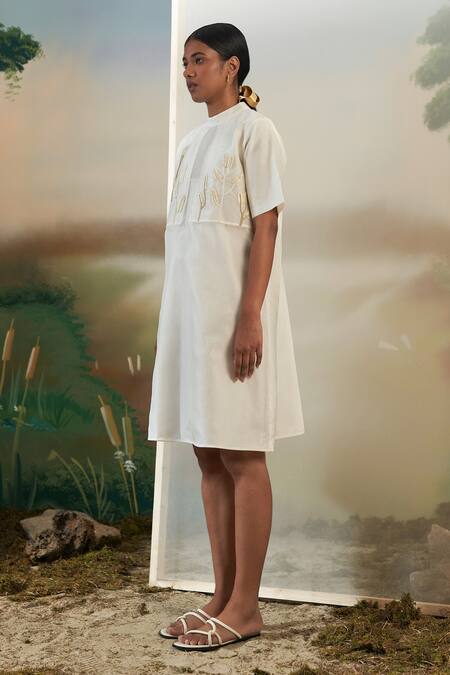 Febo6_Chanderi And Beige Thread Work In Silk Organza Shift Dress_Online_at_Aza_Fashions