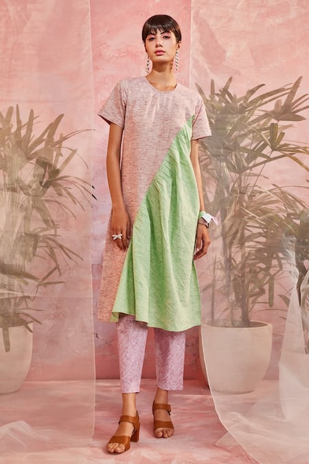 Charkhee Green Cotton Textured Colour Block Round Colorblock Kurta And Pant Set  