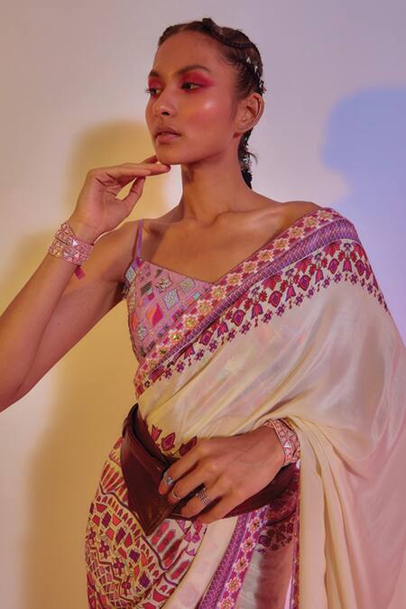 Buy Sva By Sonam & Paras Modi White Crepe And & Embellishment Floral & Saree With Blouse Online at Aza Fashions Buy_Sva By Sonam & Paras Modi_White Crepe And & Embellishment Floral & Saree With Blouse_Online_at_Aza_Fashions