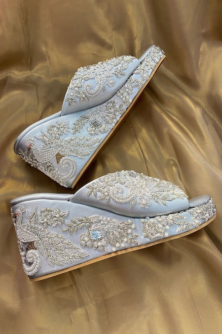 Shiveen Shiveen Grey Embroidery Svetah Mayura Wedges Online at Aza Fashions Shiveen Shiveen_Grey Embroidery Svetah Mayura Wedges _Online_at_Aza_Fashions