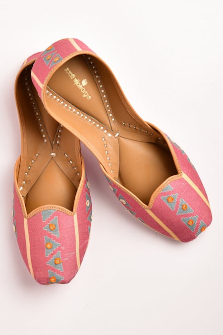 Swati Vijaivargie Modal Silk Handcrafted Juttis 